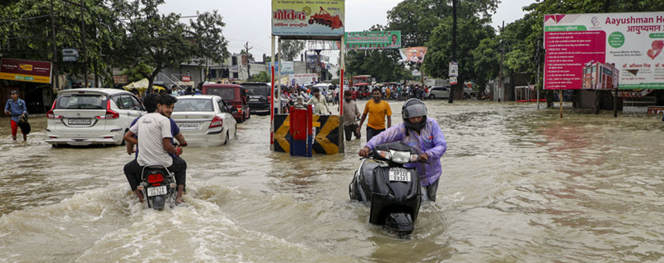 उत्तर प्रदेशात पावसामुळे त्रेधा Tredha due to rains in Uttar Pradesh