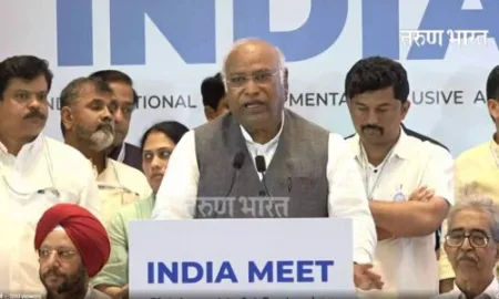 इडीचे छापे, अटकेसाठी तयार राहा; मल्लिकार्जून खरगे यांचे इंडीयाच्या नेत्यांना इशारा Mallikarjun Kharge warning leaders of INDIA