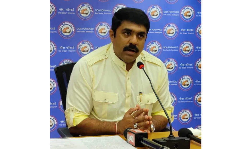 लक्ष वळविण्यासाठी सरकारचा धार्मिक तेढाला पाठिंबा : विजय A new milestone in Fatorda on the eve of Diwali