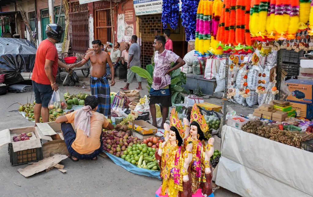 Crowd in Khanapur for Ganeshotsav shopping