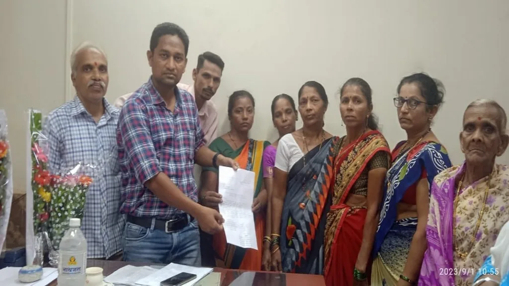 माडखोल- खळणेवाडी मार्गे सांगेली मार्गावरील बसेस पूर्ववत सुरू करा