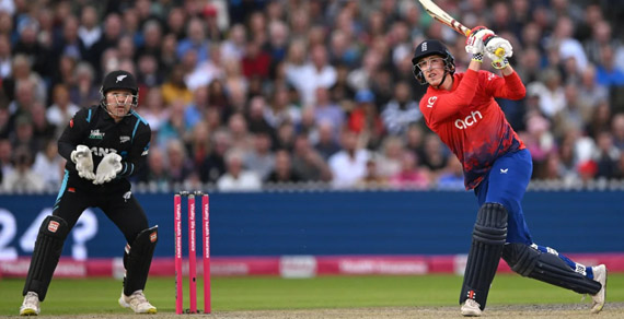 सलग दुसऱ्या सामन्यात इंग्लंडने उडवला न्यूझीलंडचा धुव्वा England beat New Zealand in the second match in a row