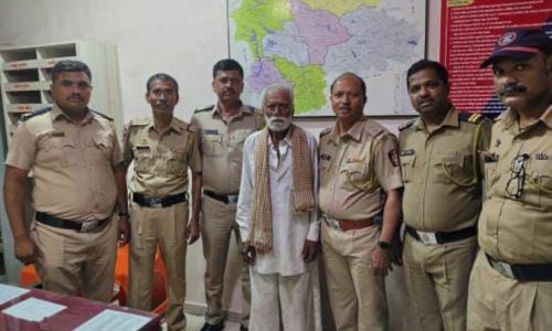 खुनाच्या गुन्ह्यात ३६ वर्षांपासून होता परागंदा; अखेर पोलिसांनी ठोकल्या बेड्या the police arrested the murderer after 36 years