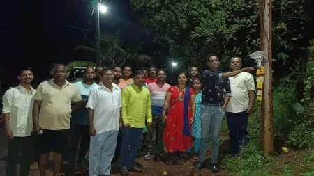 कवठणी ते सटीचीवाडी येथे पथदीप योजनेचा शुभारंभ