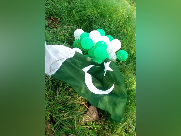 Balloons-Pakistani flag found in Kashmir