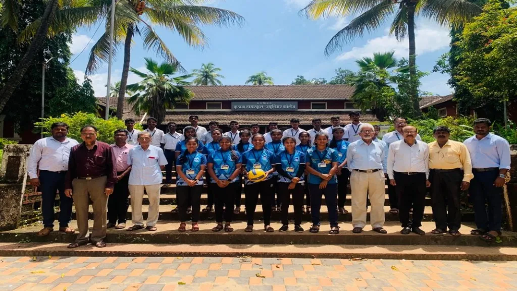 कुडाळ हायस्कूल ज्युनिअर कॉलेजचे हॉलीबॉल स्पर्धेत अजिंक्यपद