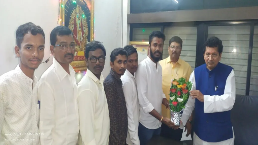 निलेश मेस्त्री यांचा शिवसेनेत प्रवेश