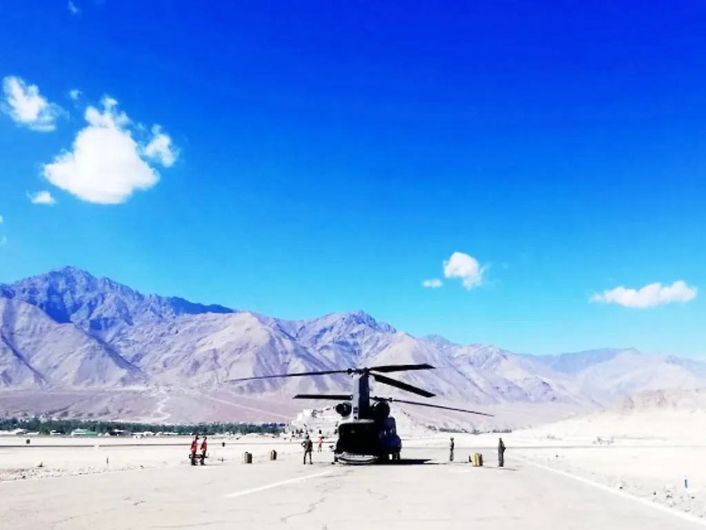 चीन अन् पाकिस्तान सीमेवर सैन्याकडून अत्याधुनिक ड्रोन State-of-the-art drones by army on China-Pakistan border