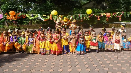 मदर क्वीन्स इंग्लिश स्कूलमध्ये दहिहंडी उत्साहात साजरी