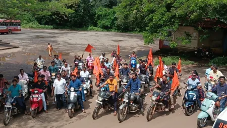 जालना लाठीचार्जच्या निषेधार्थ बांद्यात काढली रॅली