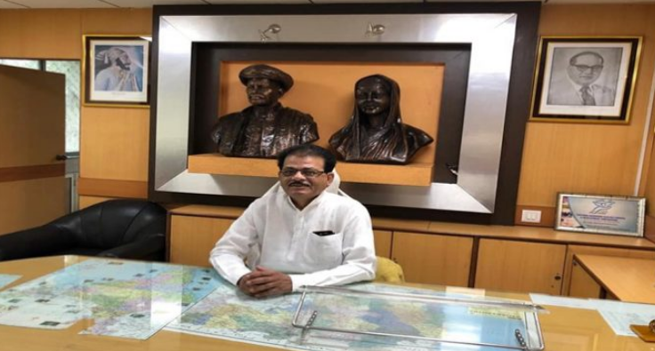 मनोज जरांगे यांचे आंदोलन बेकायदेशीर, त्यांना अटक करा