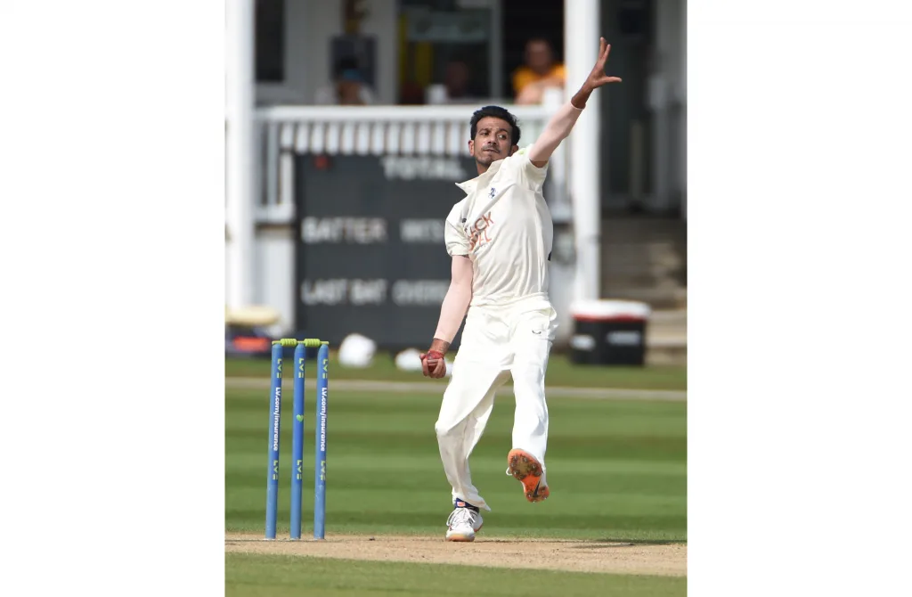 केंटकडून खेळताना चहलचे 3 बळी Chahal's 3 wickets while playing for Kent