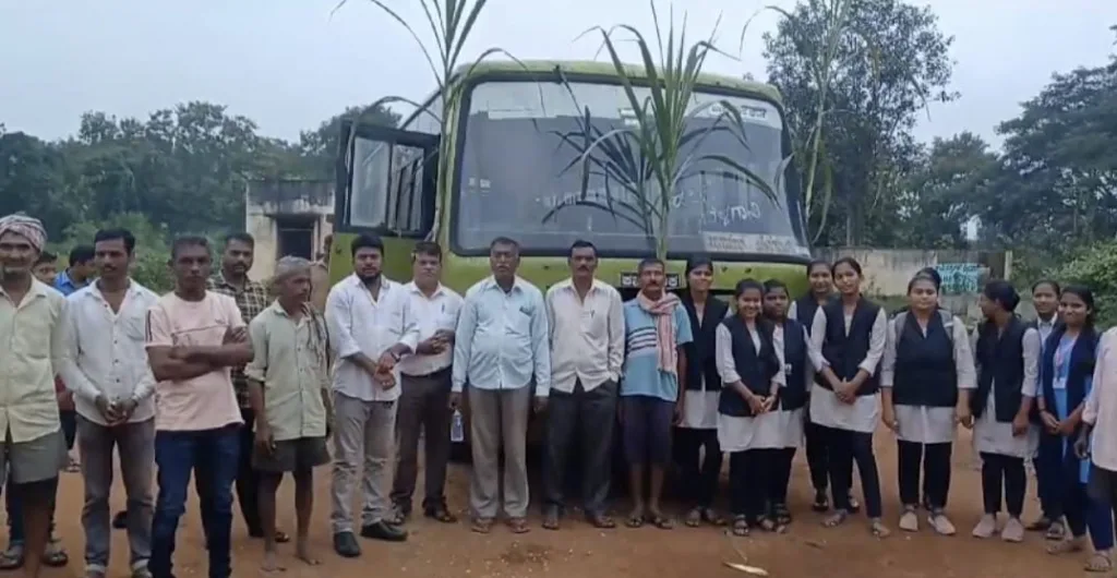 Satisfied from students-villagers with the start of Halshi Vasti bus
