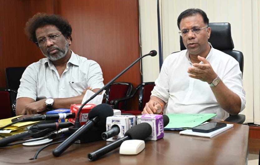 'Vishwajit' is tough on 'Jeet'!