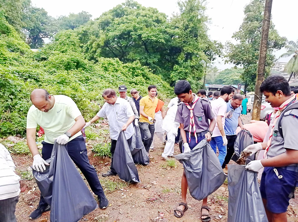 Donation of labor by ministers, corporators in Fonda city