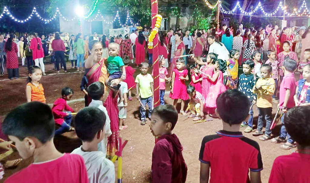 Dandiya dance of little children