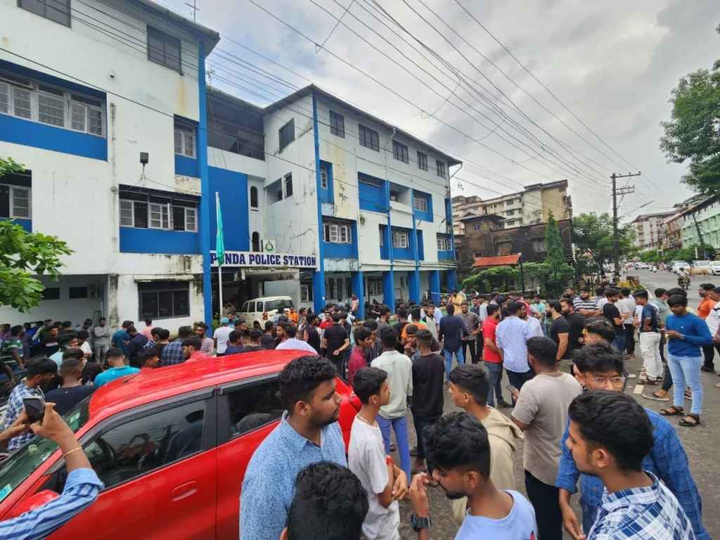 Arrest Nazim Aslam for hurting Hindu sentiments