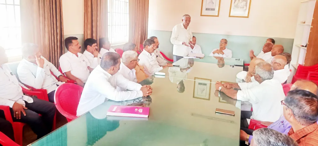 Show one of the Marathi speakers from the cycle tour