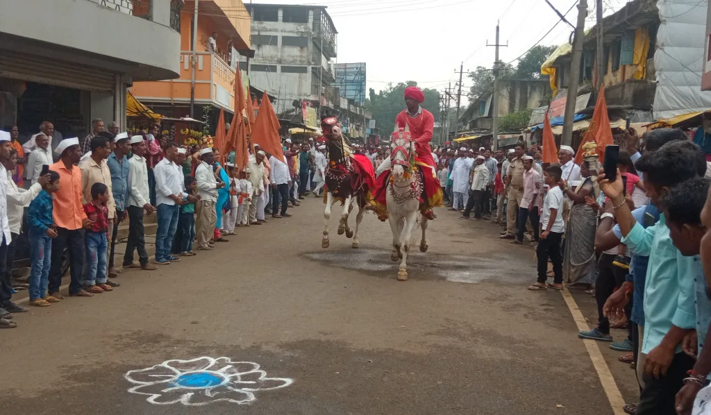 Rigan ceremony in Khanapur in the presence of devotees