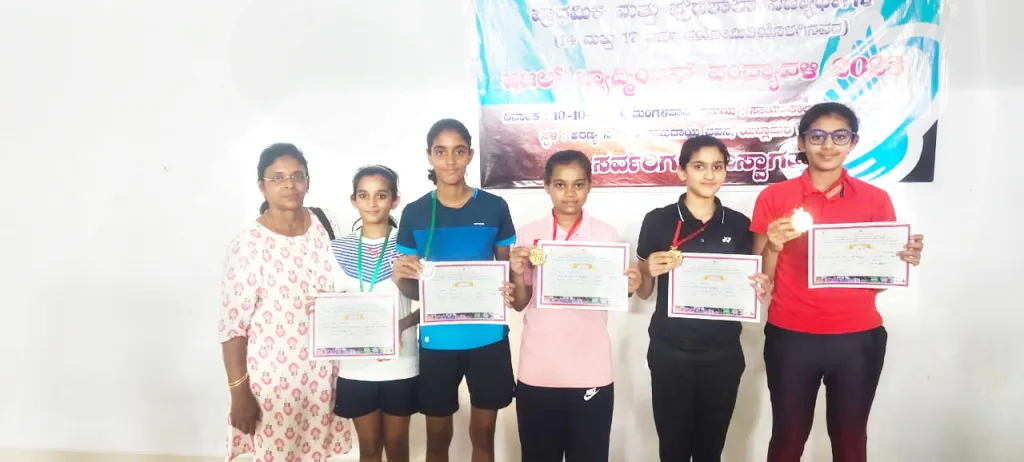 बॅडमिंटनमध्ये बेळगाव जिल्ह्याला दुहेरी मुकुट Double Crown for Belgaum District in Badminton