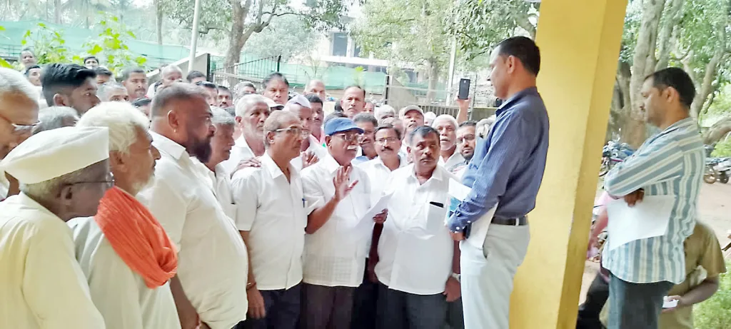 Angry farmers surrounded Hescom office