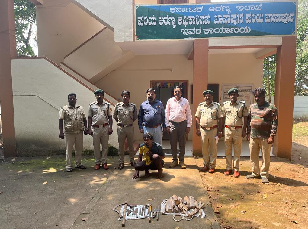 कुख्यात वाघ शिकाऱ्याला अटक tiger hunter arrested