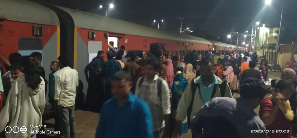 वास्को-निजामुद्दिन एक्स्प्रेसला तुफान गर्दी Heavy rush on Vasco-Nizamuddin Express