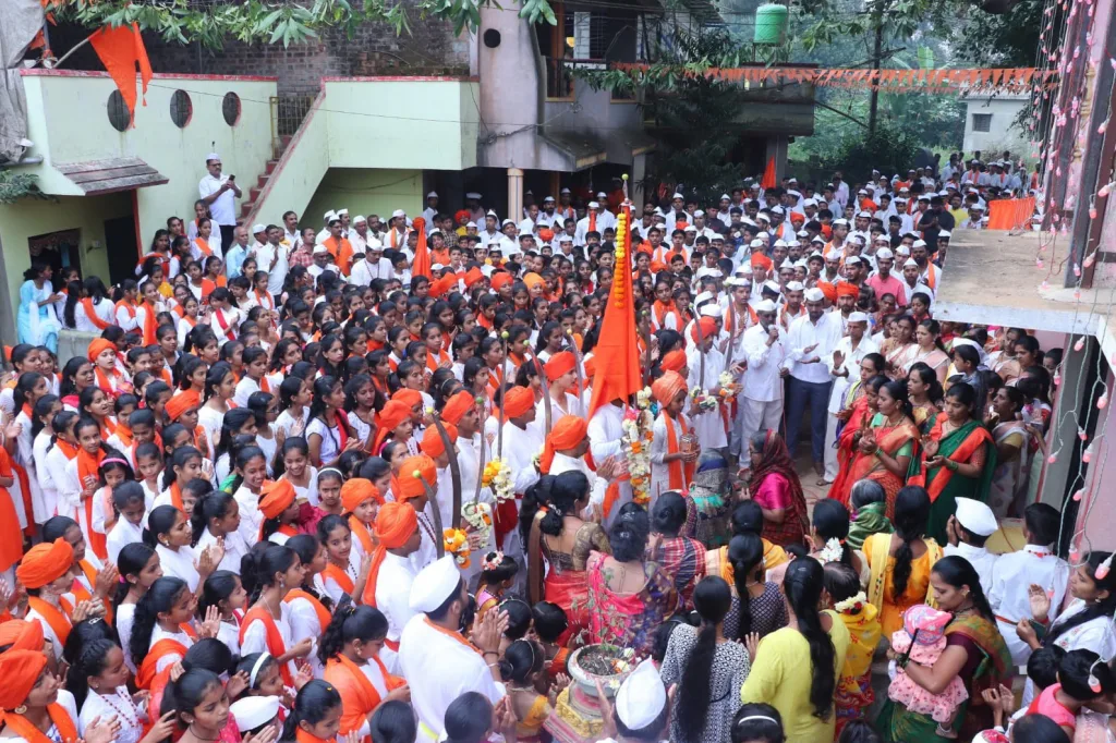 खानापुरात दुर्गामाता दौड तिसऱ्या दिवशी जल्लोषात Durgamata daud in Khanapur on the third day in jubilation