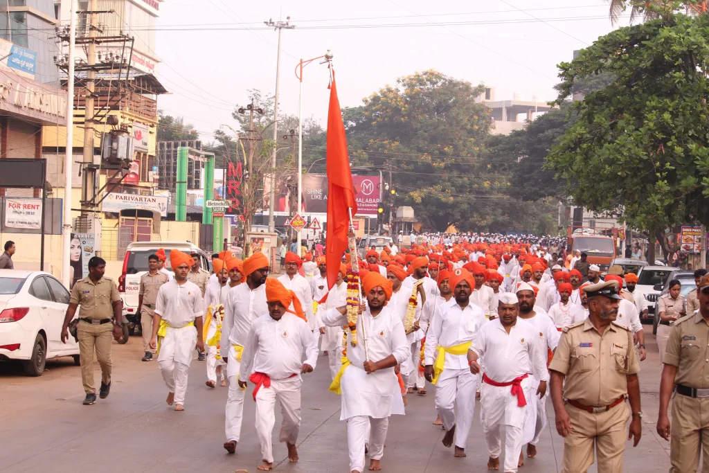 Enthusiasm in the race with the participation of thousands