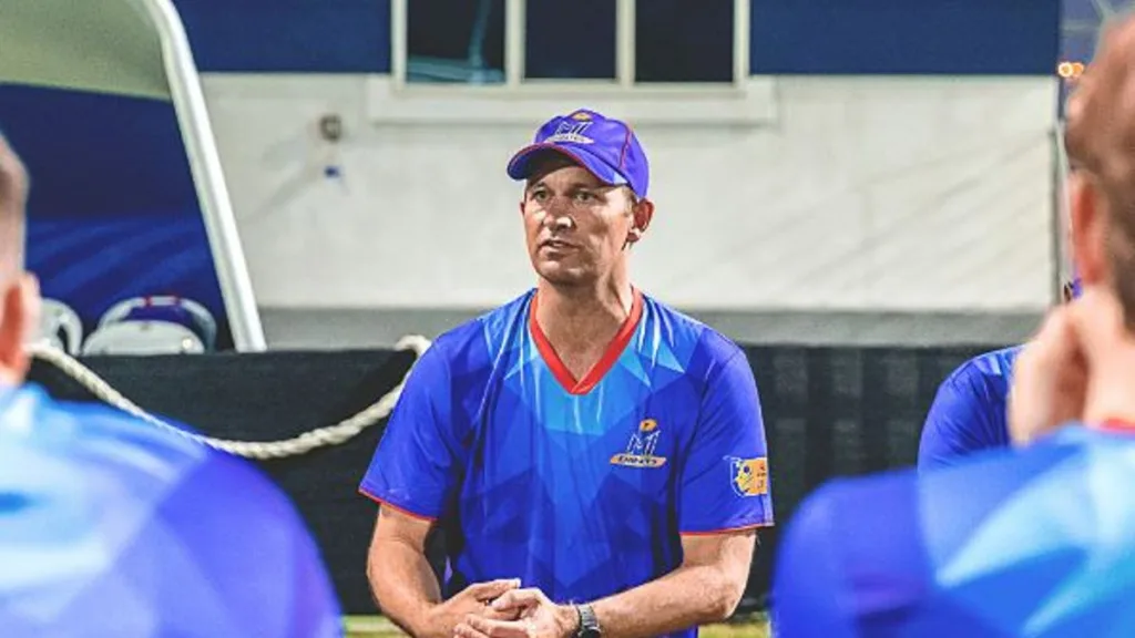 शेन बाँड मुंबई इंडियन्समधून बाहेर Shane Bond out of Mumbai Indians