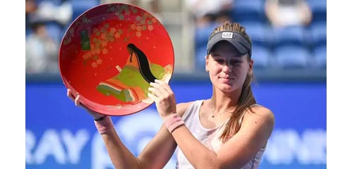 पॅन पॅसिफिक ओपन टेनिस स्पर्धेमध्ये वेरीनिका कुदरमेहोबा विजेती Verinika Kudarmehoba wins the Pan Pacific Open tennis tournament