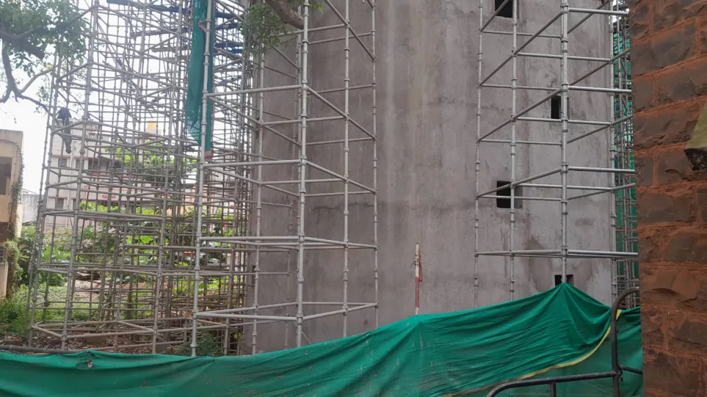 Adding to the problems of the cattle breeders due to waterlogging