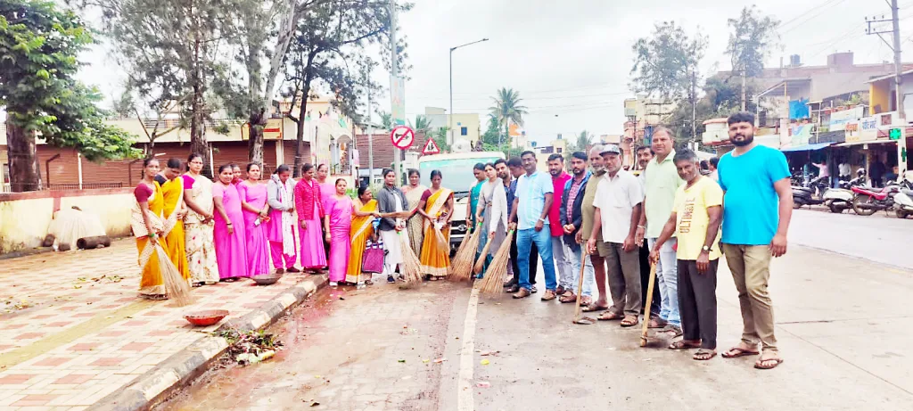 तालुक्यात विविध ठिकाणी ग्राम स्वच्छता अभियान Gram Swachhta Abhiyan at various places in the taluka