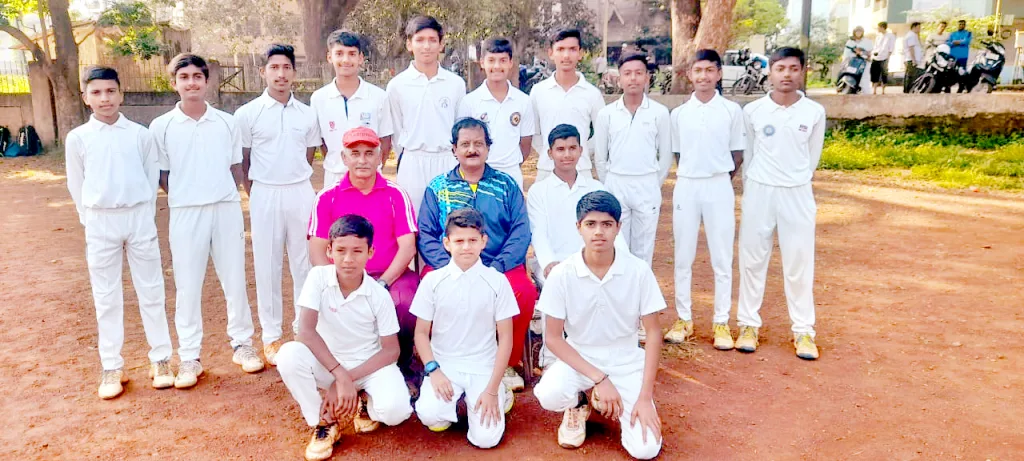 राज्यस्तरीय क्रिकेट स्पर्धेसाठी बेळगाव संघ रवाना Belgaum team leaves for state level cricket tournament