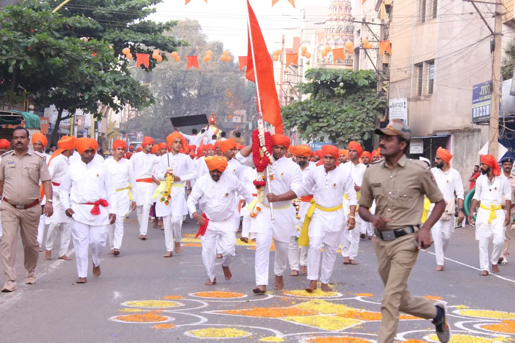 धर्मसंस्काराचे कार्य निरंतर सुरू ठेवा Continue the religious work