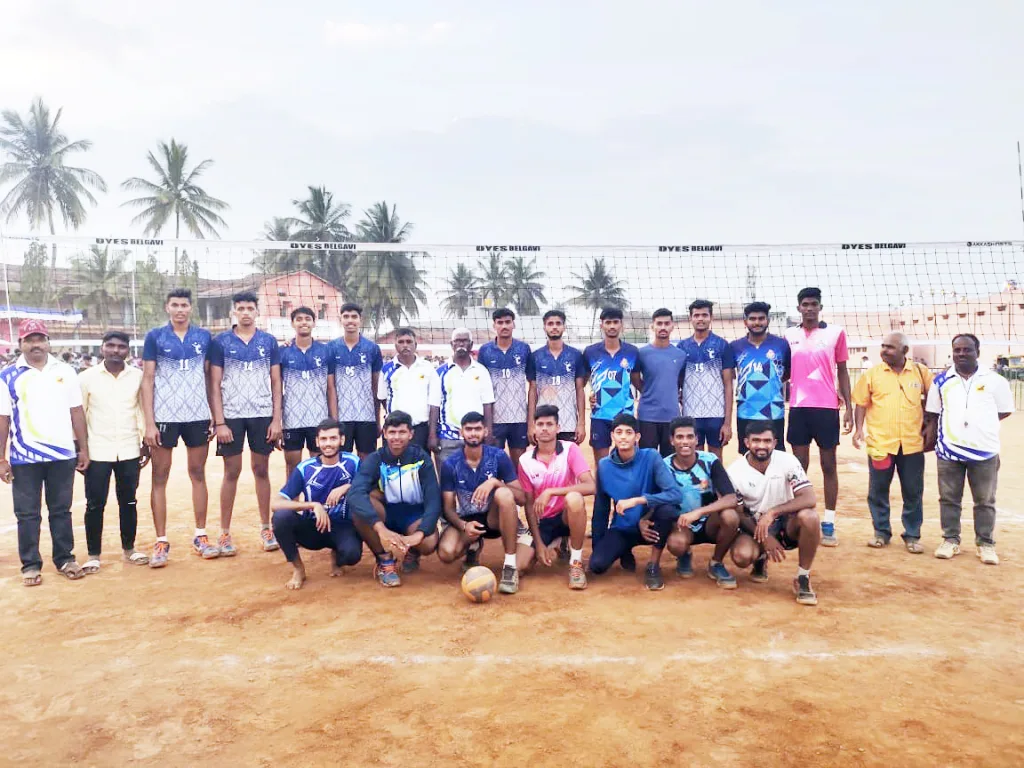 डीवायईएस बेळगाव संघाकडे कित्तूर चषक Kittoor Cup to DYES Belgaum team