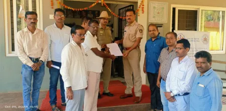 दिनकर मरगाळेवरील हल्ल्याच्या विरोधात पत्रकारांकडून पोलिसाना निवेदन Statement from journalists to police against attack on Dinkar Margale