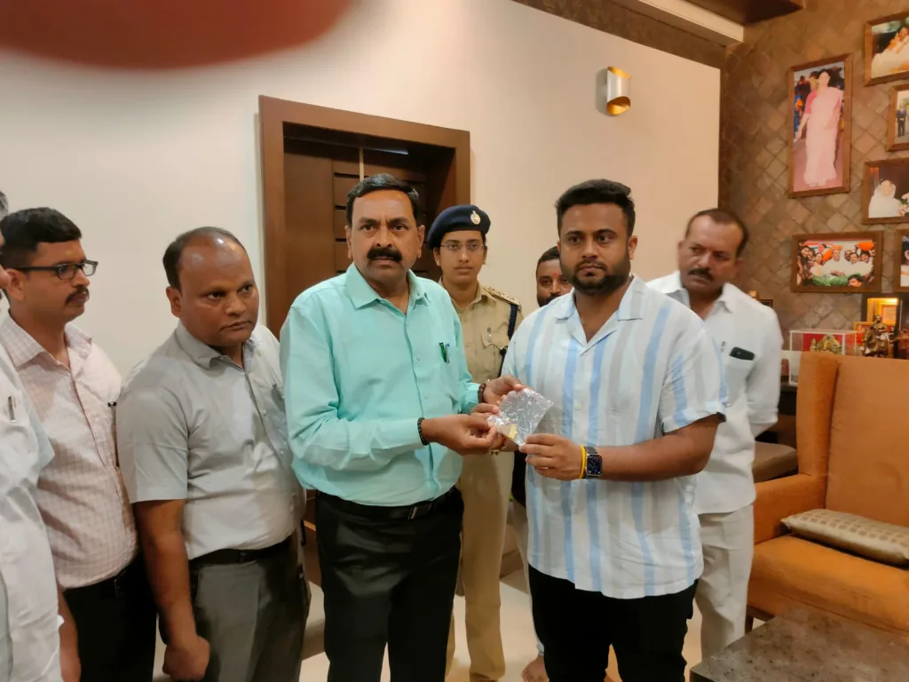 Vaghanke Handed over to Forest Department by Mrunal Hebbalkar