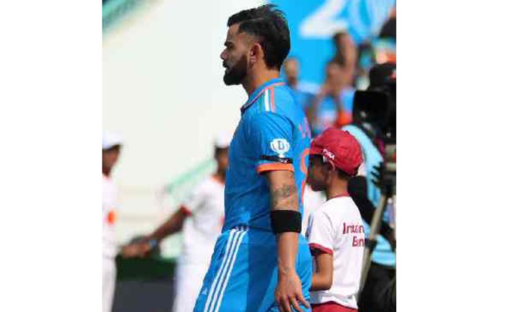 भारतीय क्रिकेट संघाची बेदीना आदरांजली Tribute to Indian Cricket Team