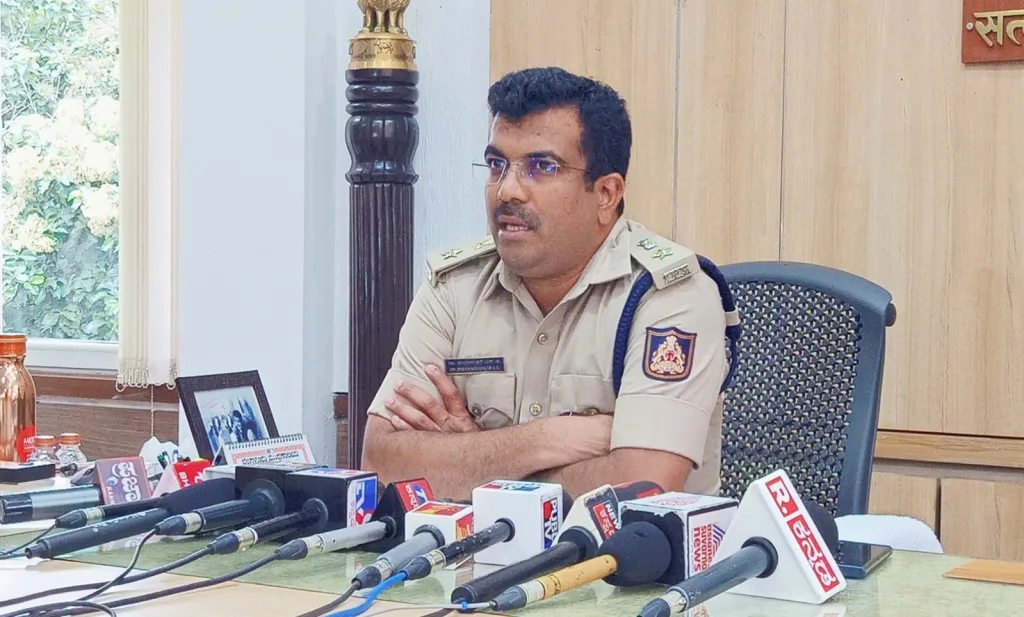 गोकाकमध्ये महिलेवर सामूहिक अत्याचार Gang rape of woman in Gokak