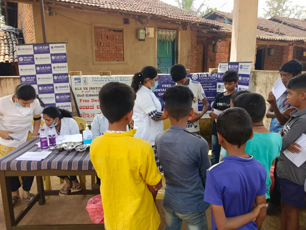 लोककल्प-केएलई डेंटल हॉस्पिटलतर्फे कापोली येथे दंतचिकित्सा शिबिर Dental Camp at Kapoli by Lokkalp-KLE Dental Hospital