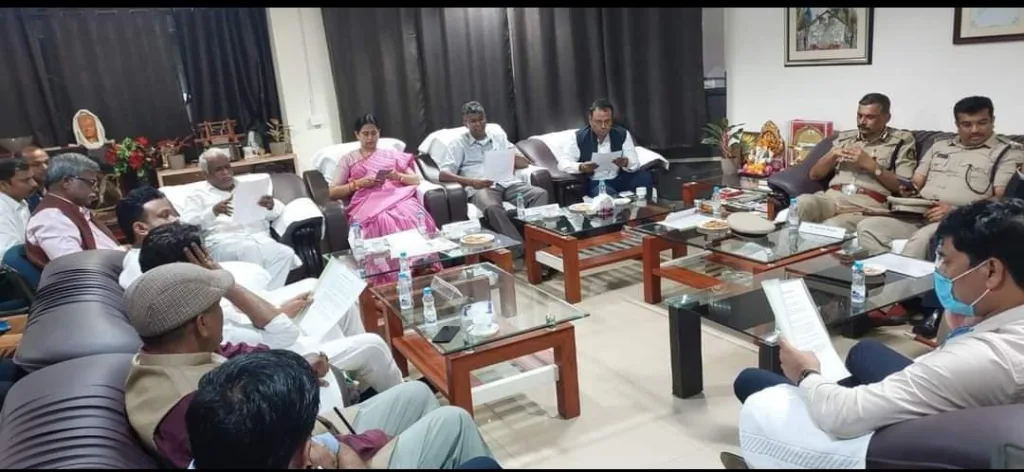 Develop the airport by taking the farmers into confidence