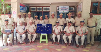 Two women from Solapur arrested for stealing jewelery at Athani bus stand