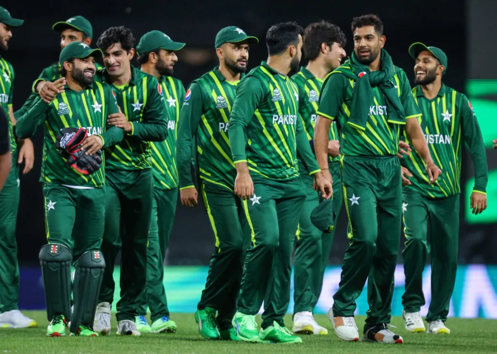 पाक क्रिकेट संघाला दंड Pakistan Cricket Team fined