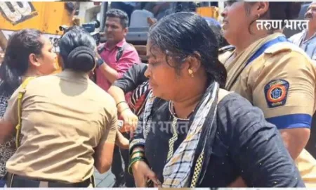 अंबाबाई परिसरात महिलांचा आक्रोश! महापालिकेच्या कारवाईवरून झाला राडा; जाणून घ्या काय आहे प्रकरण Ambabai temple kolhapur