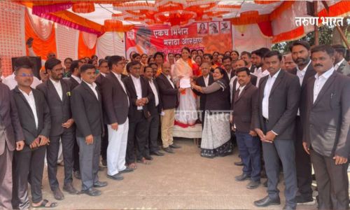 माढ्यात मराठा आरक्षणसाठी महिलांचे चक्री उपोषण; बार असोसिएशन व डाॅक्टर असोसिएशनचा पाठिंबा