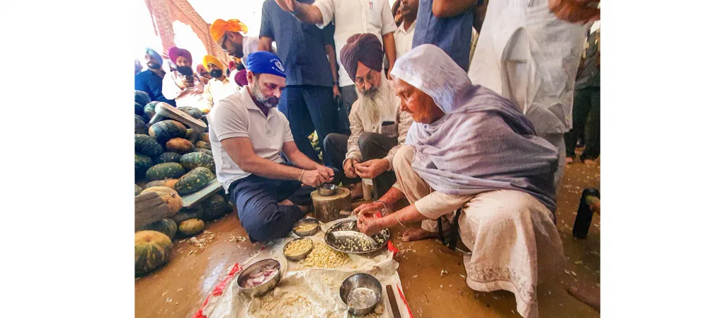 Rahul Gandhi's service at the Golden Temple on the second day as well