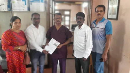 सावंतवाडी उपजिल्हा रुग्णालयाची संरक्षक भिंत घेऊ शकते अपघाती बळी