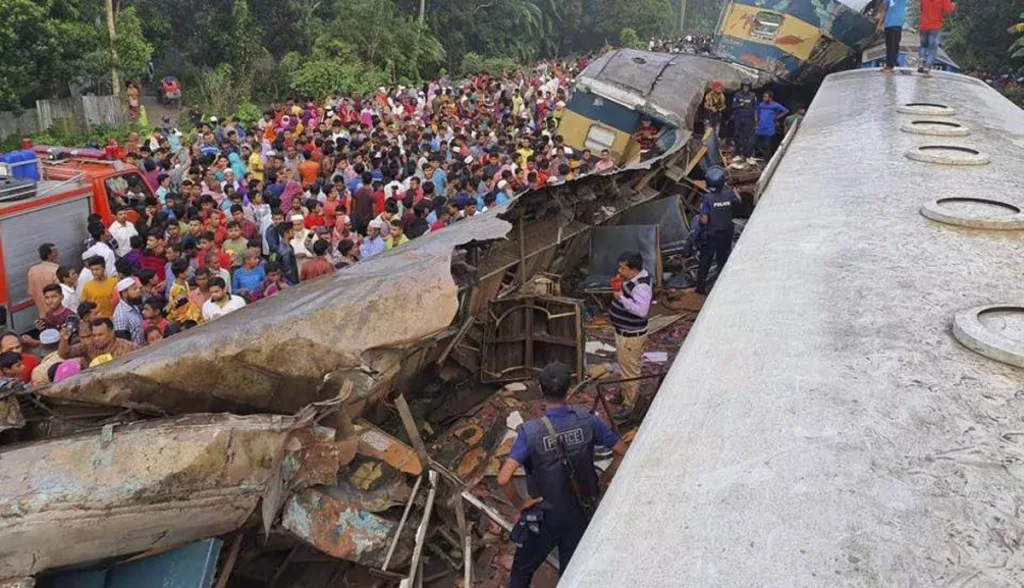 A terrible train accident in Bangladesh