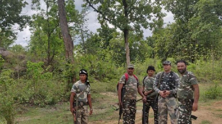 Clashes in Chhattisgarh; Two naxalites choked